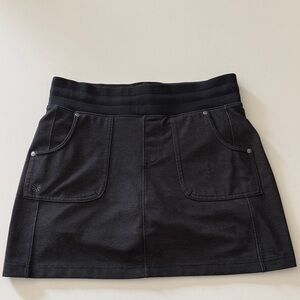Athleta NorthPeak Skort - Black. Size S